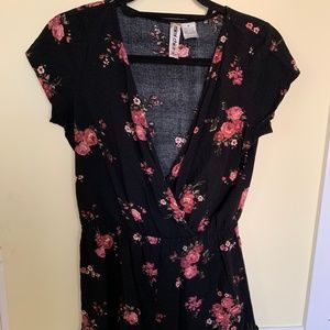 Black Floral Short-sleeve romper